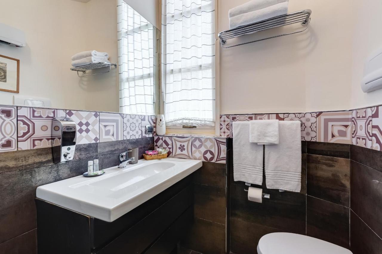 Piazza Di Spagna Fantastic Apartment Рим Екстериор снимка
